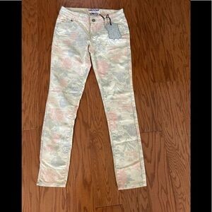 NWT Hot Kiss Skinny Lily jeans size 7